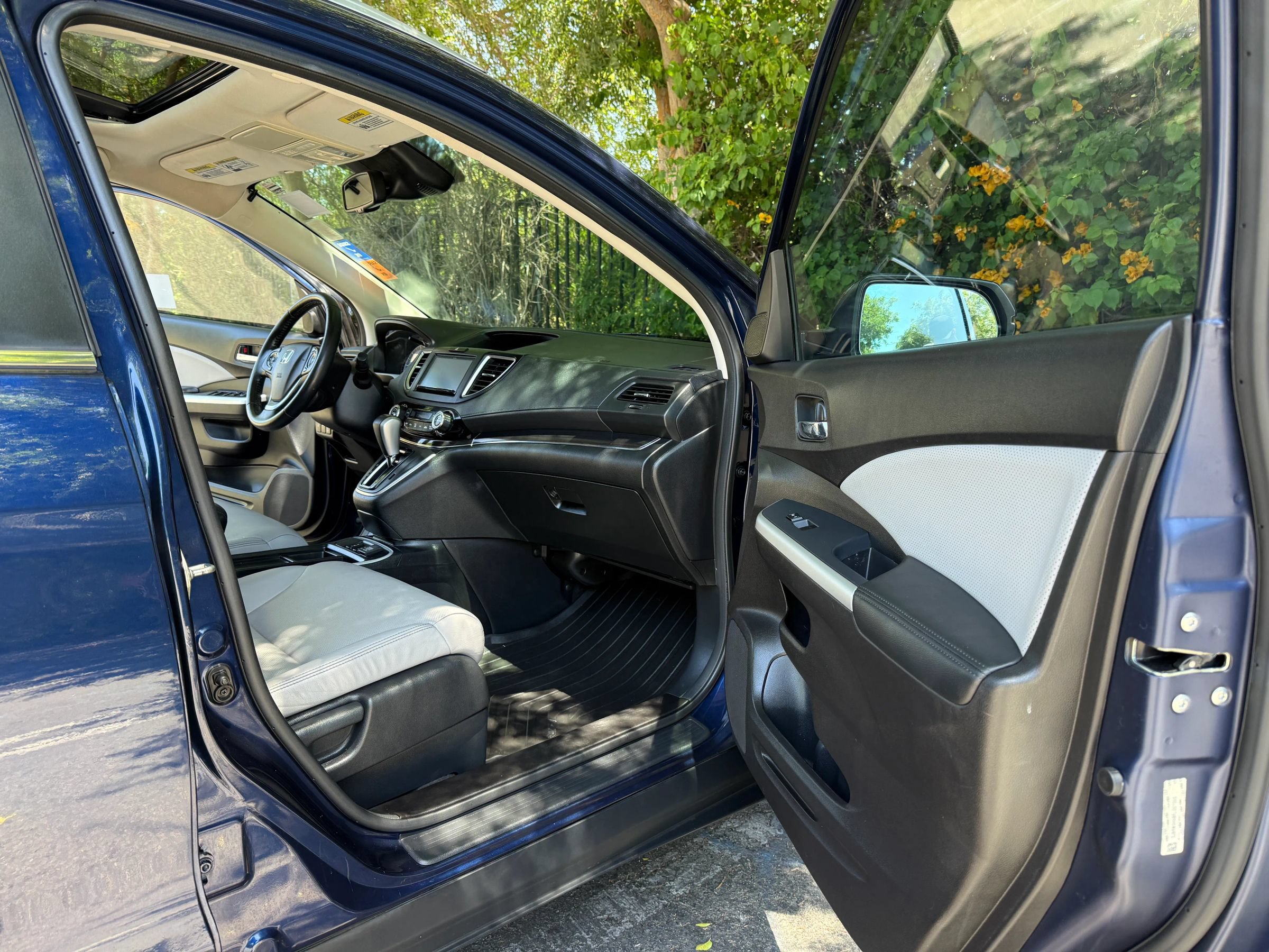 Used 2015 Honda CR-V Touring image 10