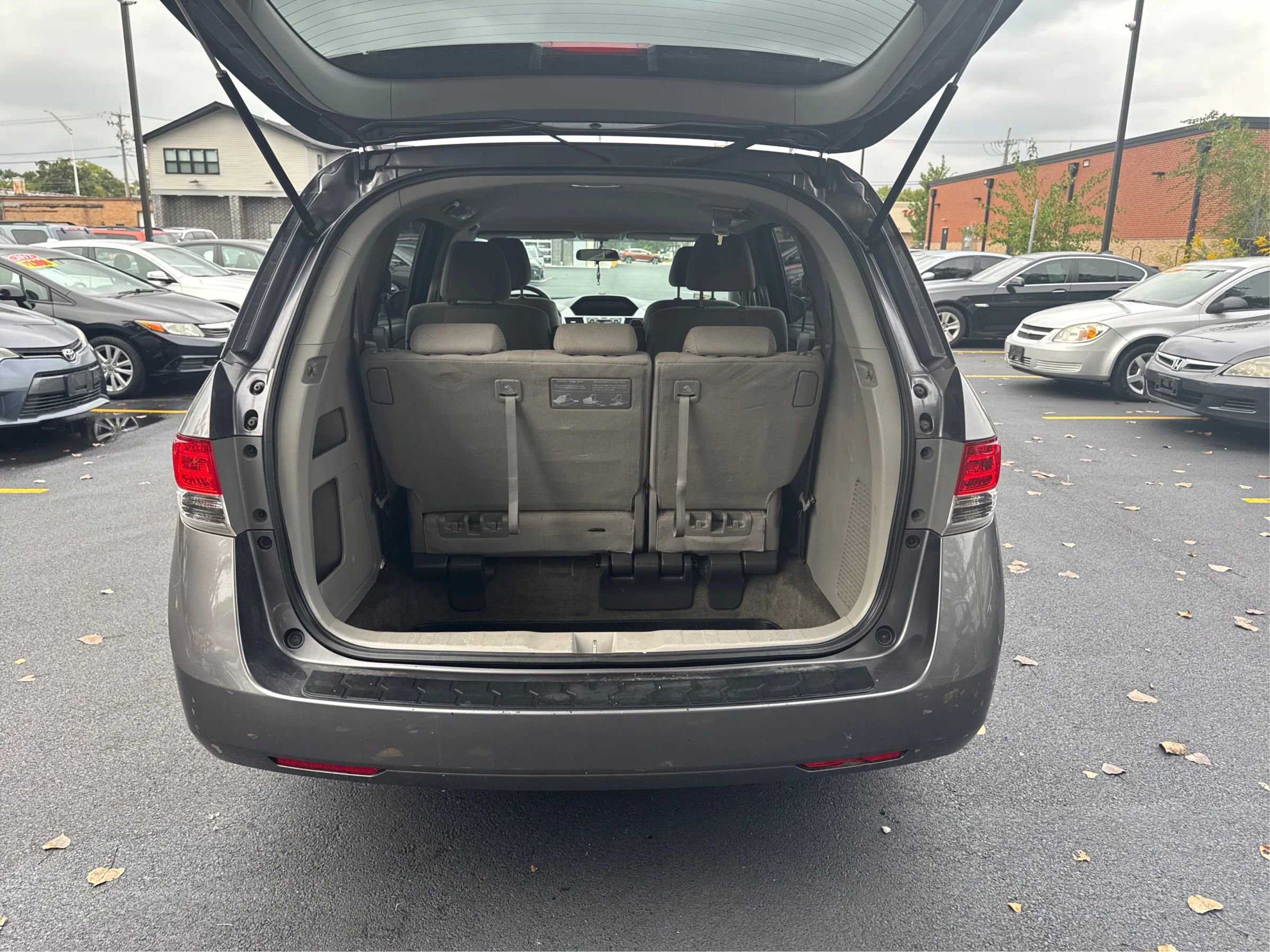 Used 2015 Honda Odyssey LX image 9