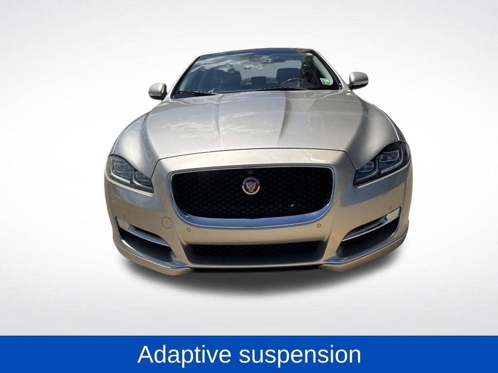 Used 2016 Jaguar XJ R-Sport RWD image 3