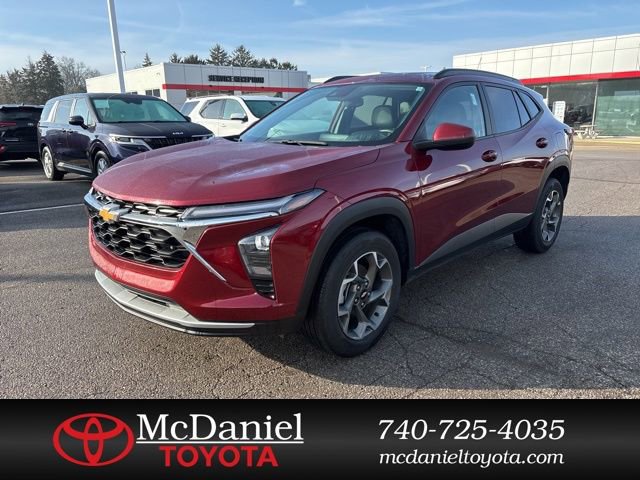 Used 2025 Chevrolet Trax LT w/ Driver Confidence Package image 1