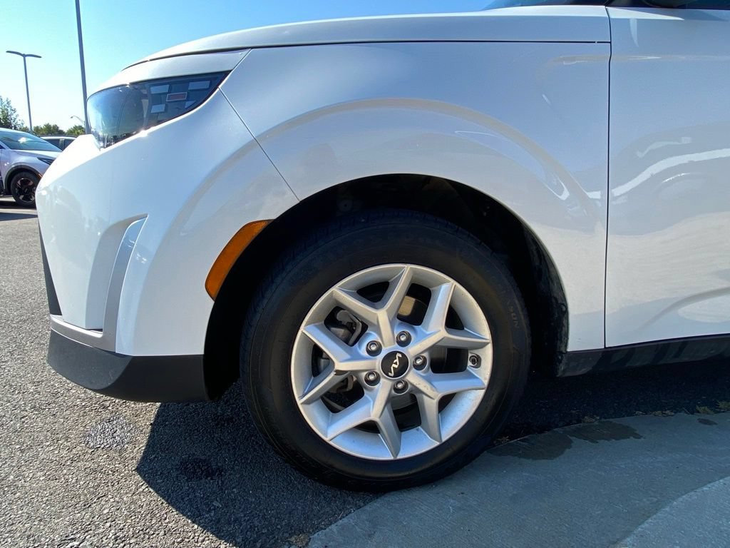 Used 2024 Kia Soul LX w/ Option Group 015 FWD image 33