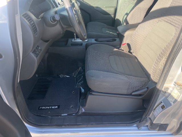 Used 2017 Nissan Frontier SV RWD image 9