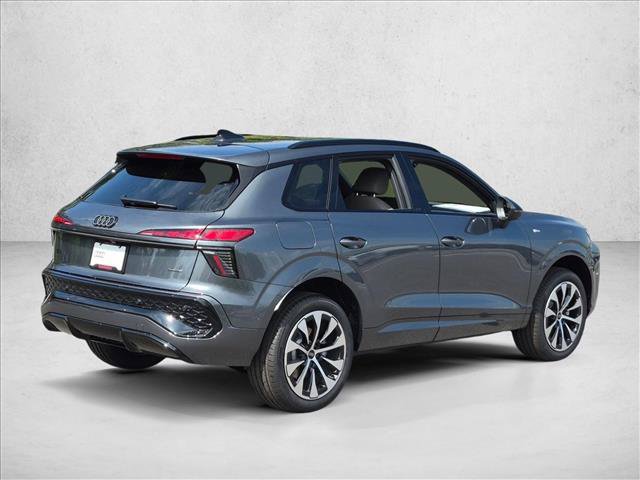 New 2026 Audi Q3 quattro 2.0T w/ Driver Assistance Package AWD/4WD image 2