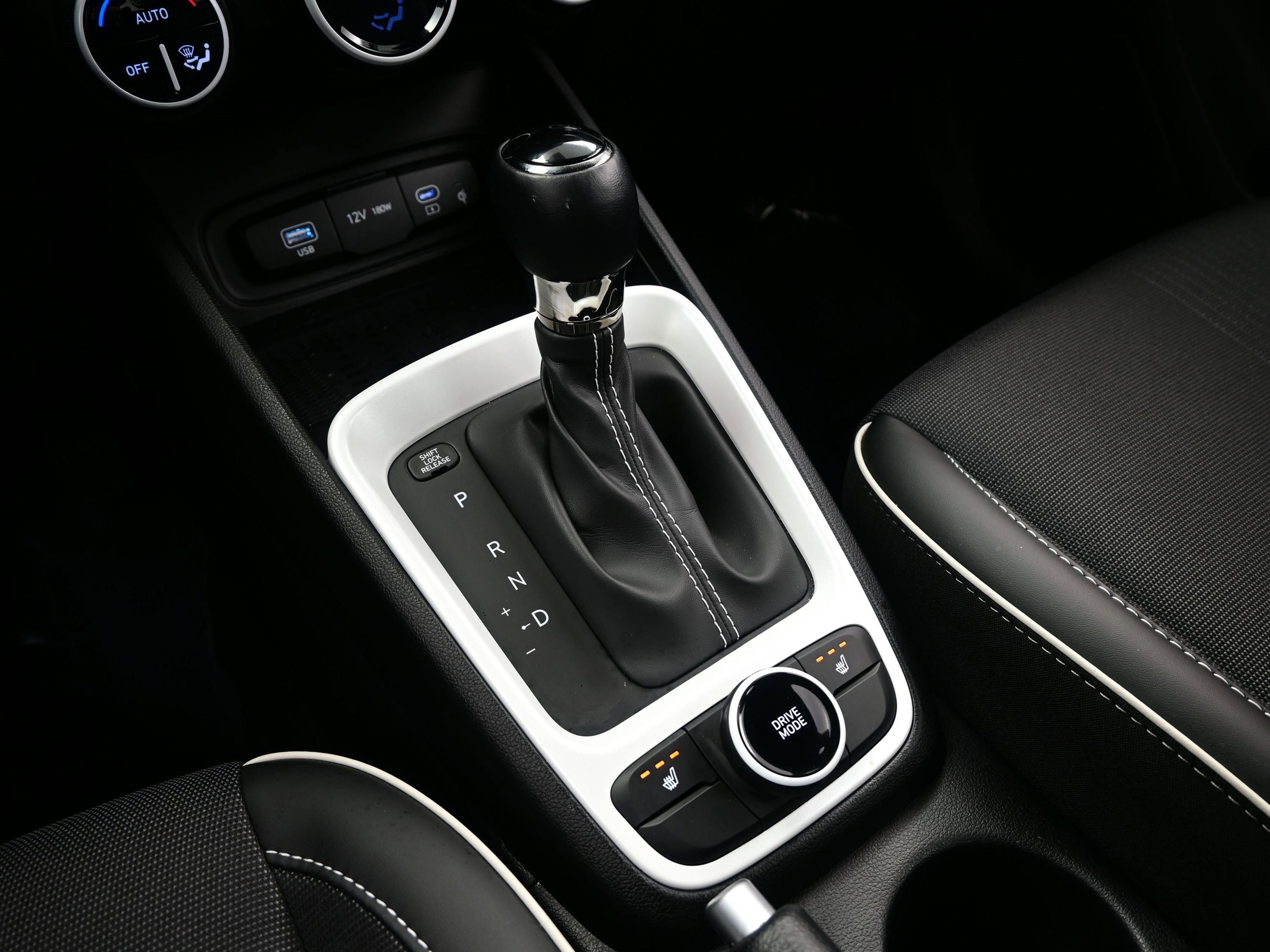 Certified 2025 Hyundai Venue Limited image 20