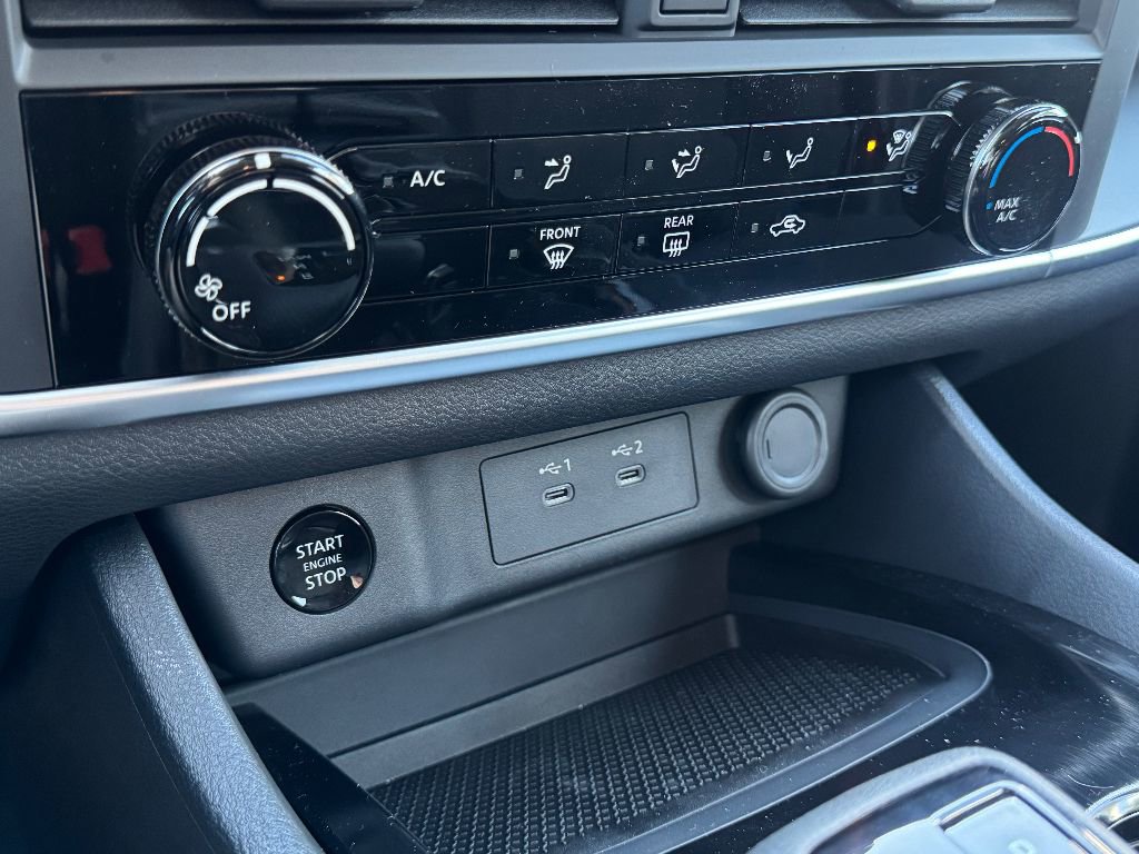 Used 2025 Nissan Rogue S image 16