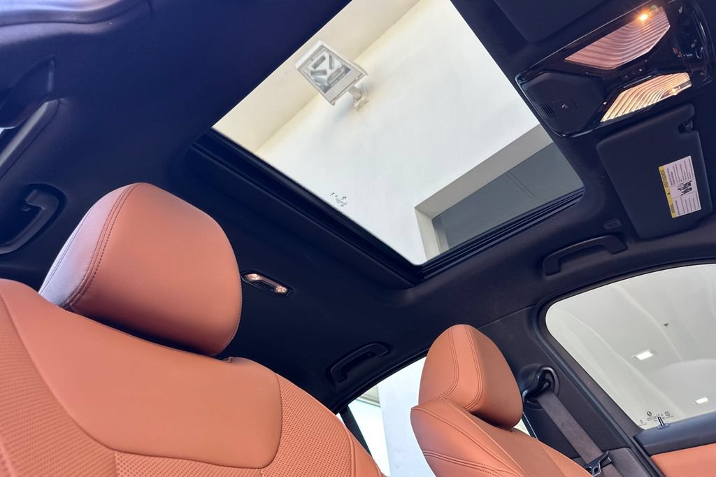 Used 2025 BMW M340i RWD image 17