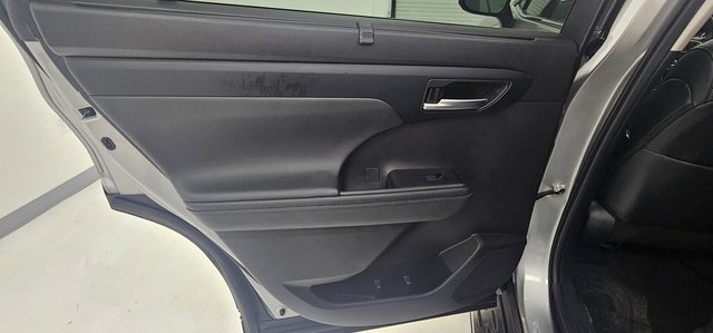 Used 2024 Toyota Highlander XLE image 37