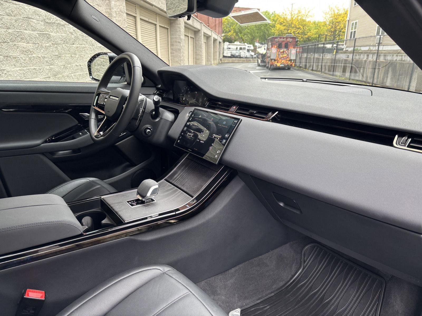 Used 2025 Land Rover Range Rover Evoque S AWD/4WD image 9