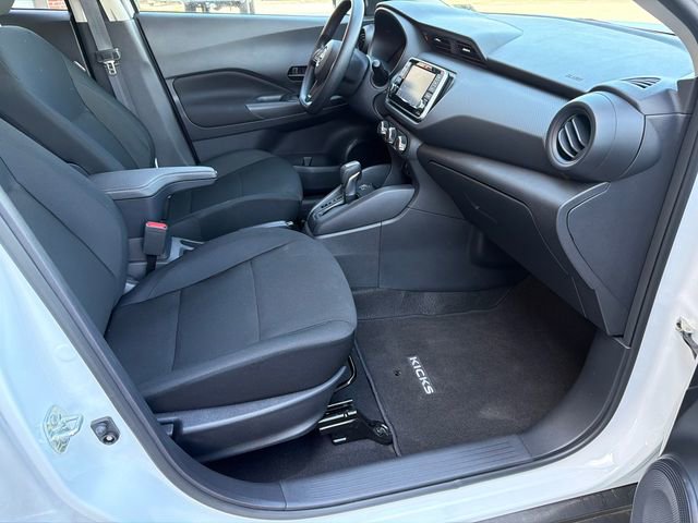 Used 2025 Nissan Kicks Play S FWD image 13
