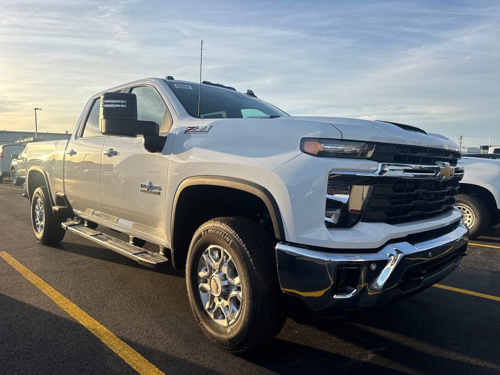 New 2026 Chevrolet Silverado 2500 LT w/ Texas Edition AWD/4WD image 2