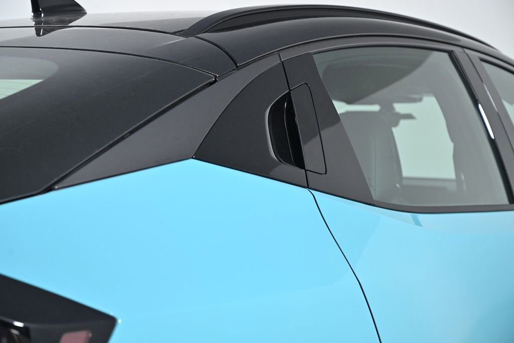 New 2026 Nissan Leaf Platinum+ w/ Cargo Package (Platinum+) image 9