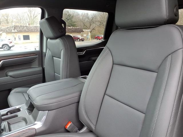 New 2026 GMC Sierra 1500 SLT image 9