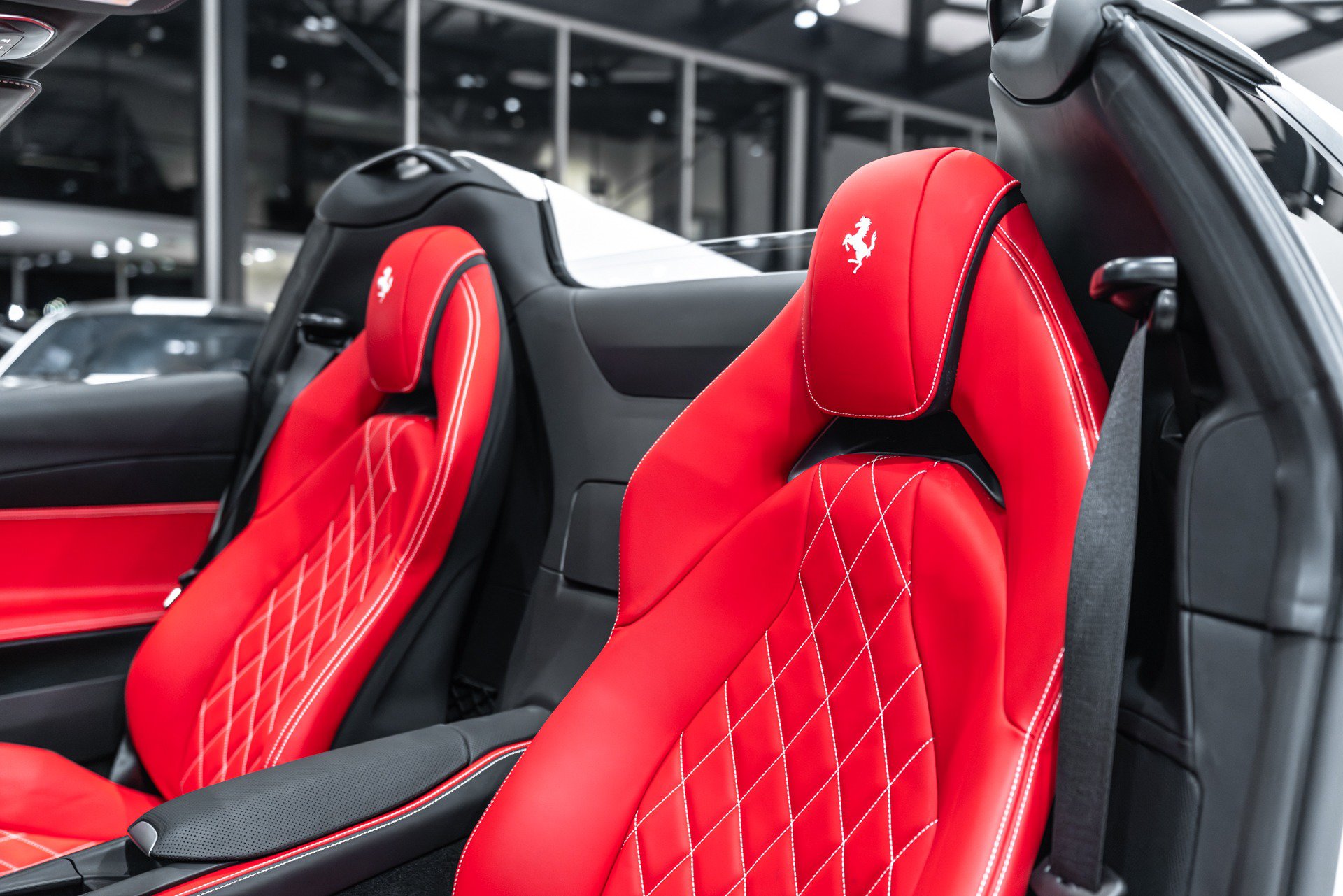 Used 2023 Ferrari 812 GTS RWD image 25