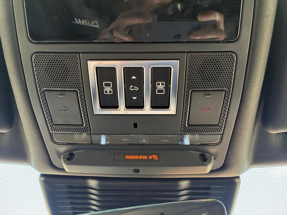Certified 2025 Land Rover Discovery S AWD/4WD image 21