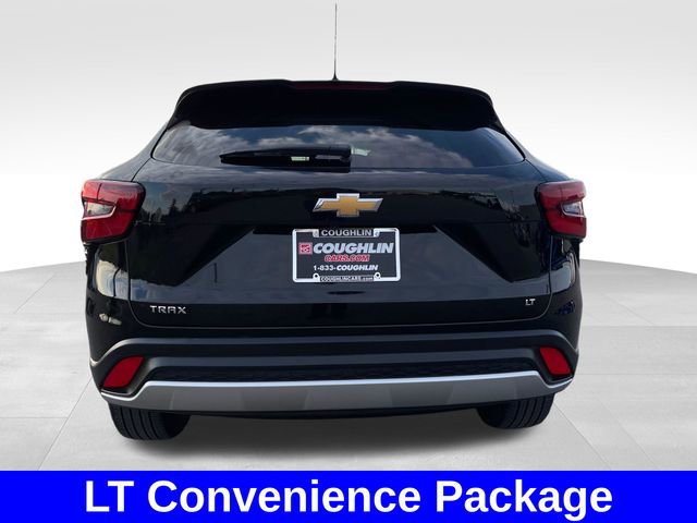 Used 2025 Chevrolet Trax LT w/ LT Convenience Package FWD image 4