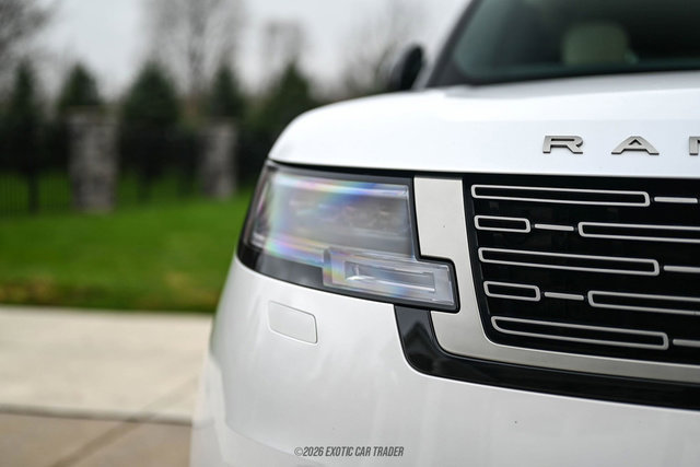 Used 2025 Land Rover Range Rover SE image 53