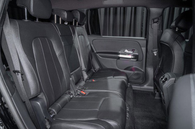 New 2025 Mercedes-Benz GLB 250 4MATIC image 12