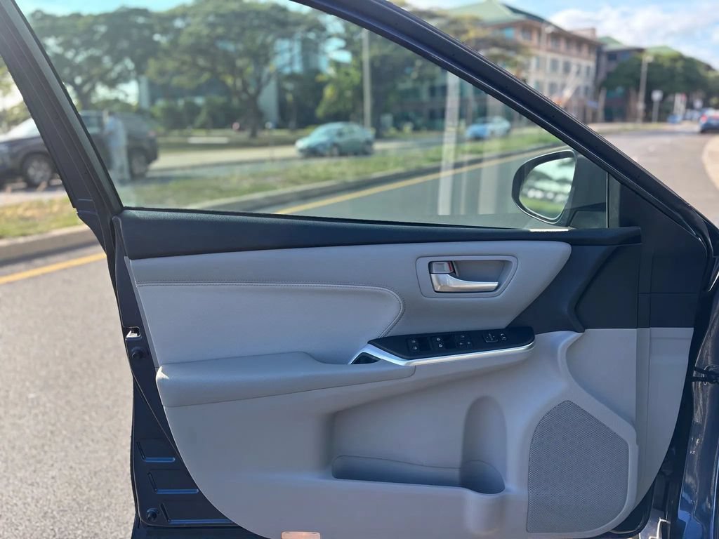 Used 2015 Toyota Camry XLE FWD image 13