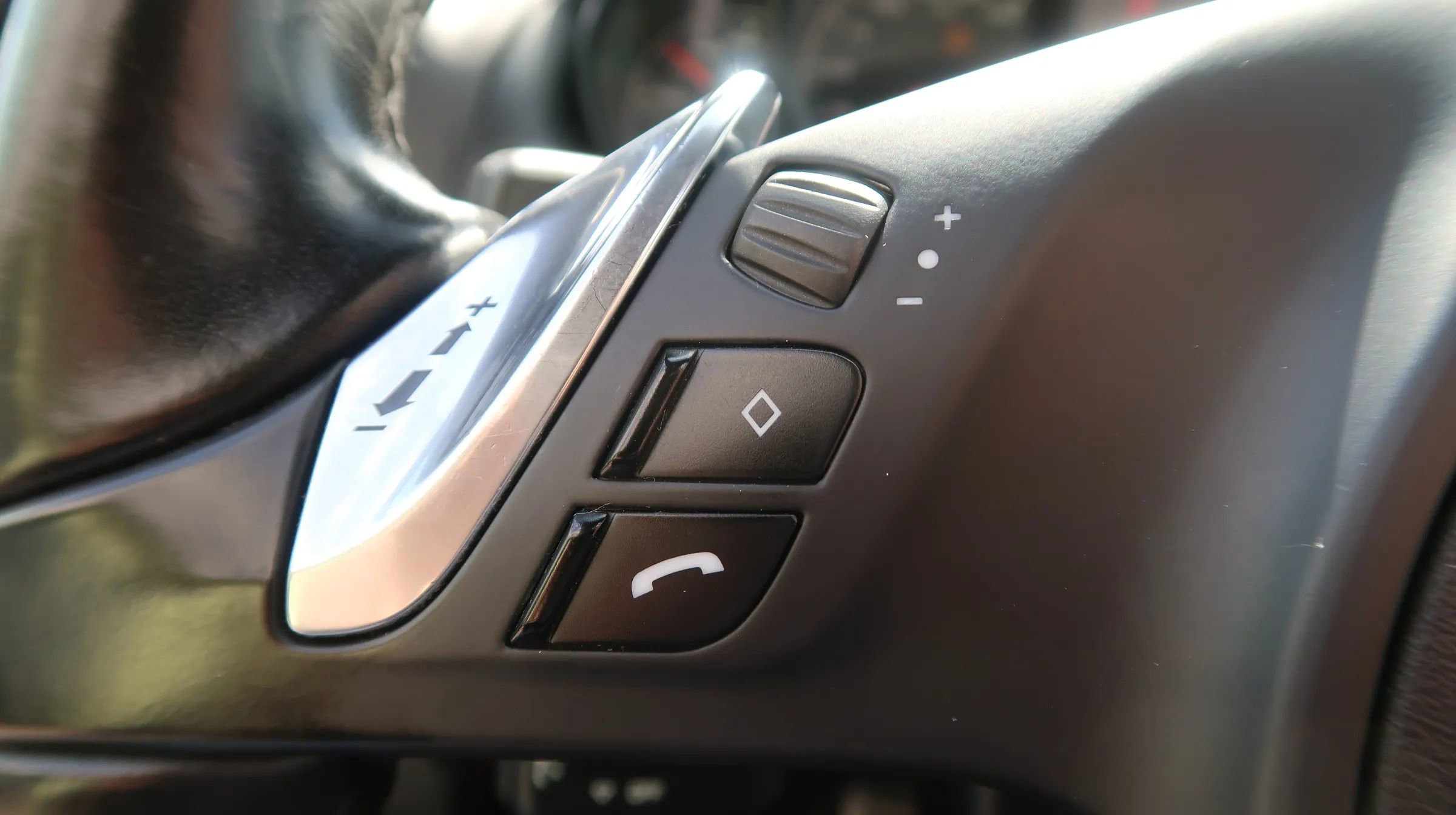 Used 2011 Porsche Cayenne S AWD/4WD image 40