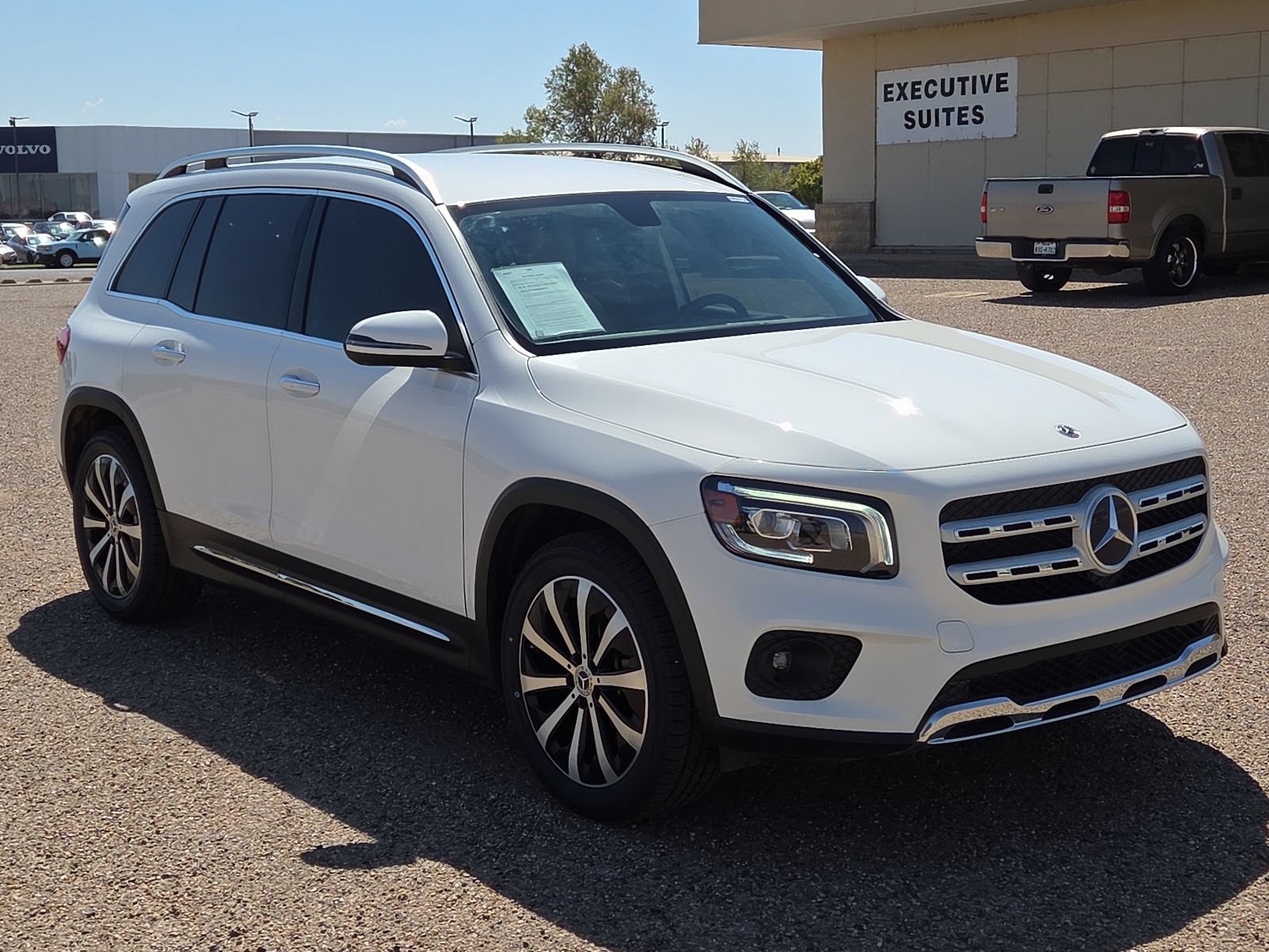 Used 2022 Mercedes-Benz GLB 250 4MATIC w/ Premium Package Lite image 7