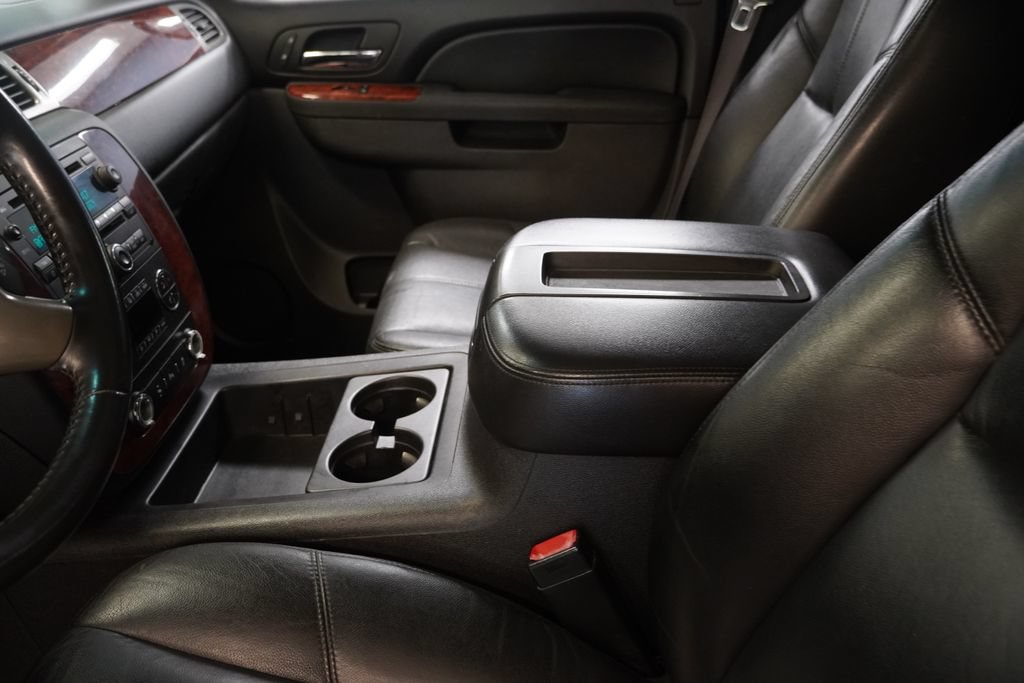 Used 2012 Chevrolet Suburban LT AWD/4WD image 8