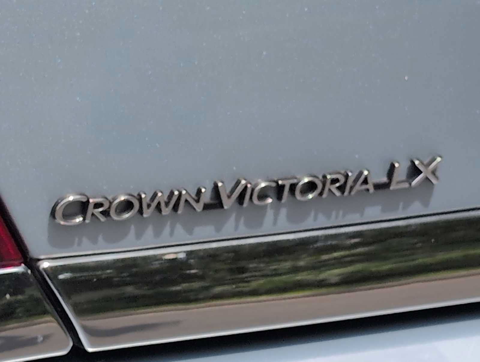 Used 2003 Ford Crown Victoria LX RWD image 13