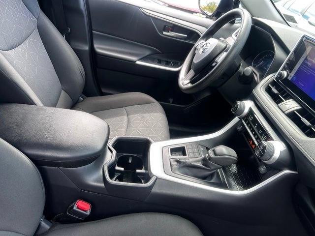 Used 2025 Toyota RAV4 XLE AWD/4WD image 19