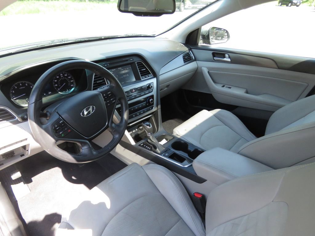 Used 2017 Hyundai Sonata Sport w/ Value Edition Package 02 FWD image 11