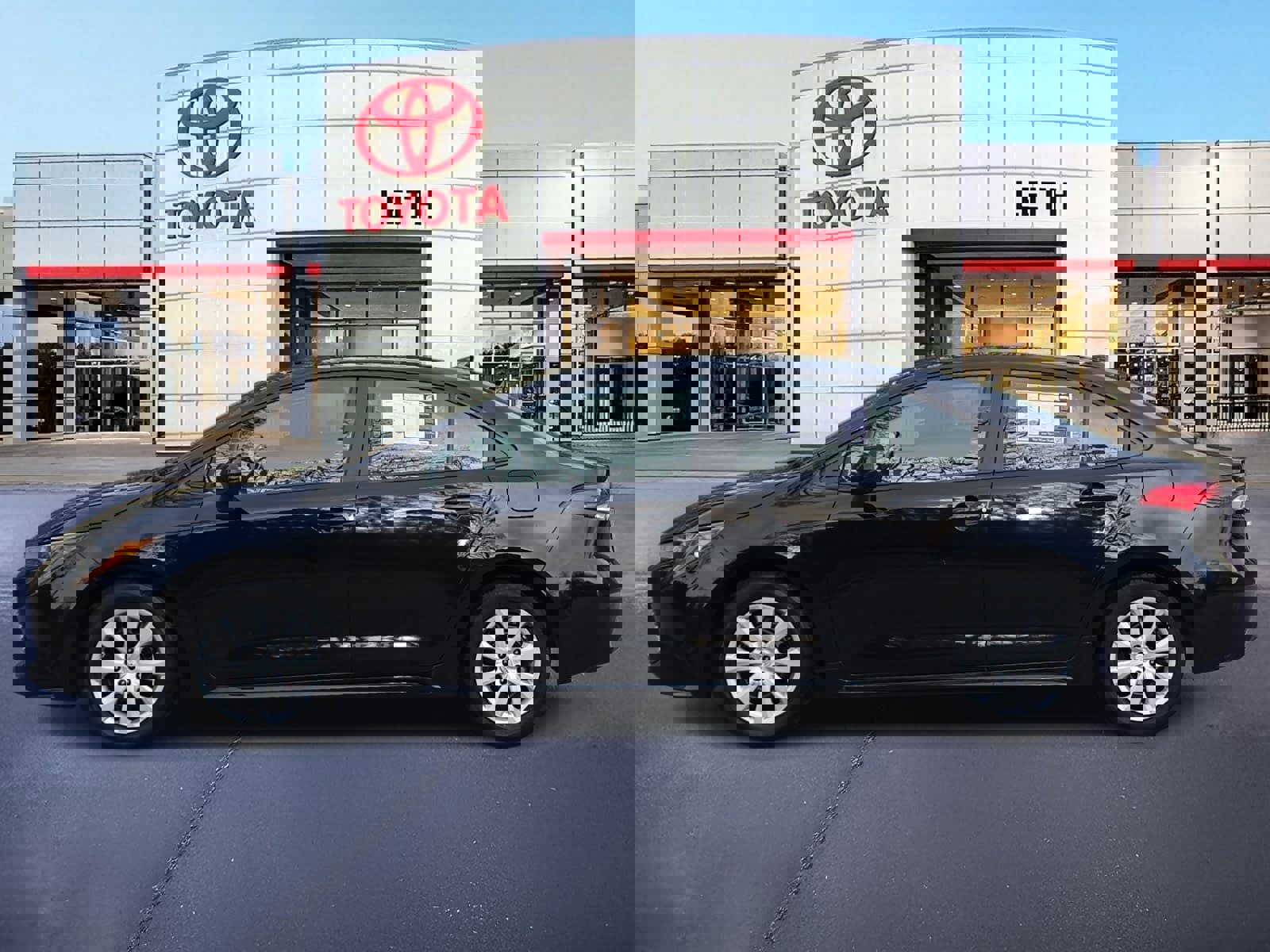 Used 2024 Toyota Corolla LE image 8