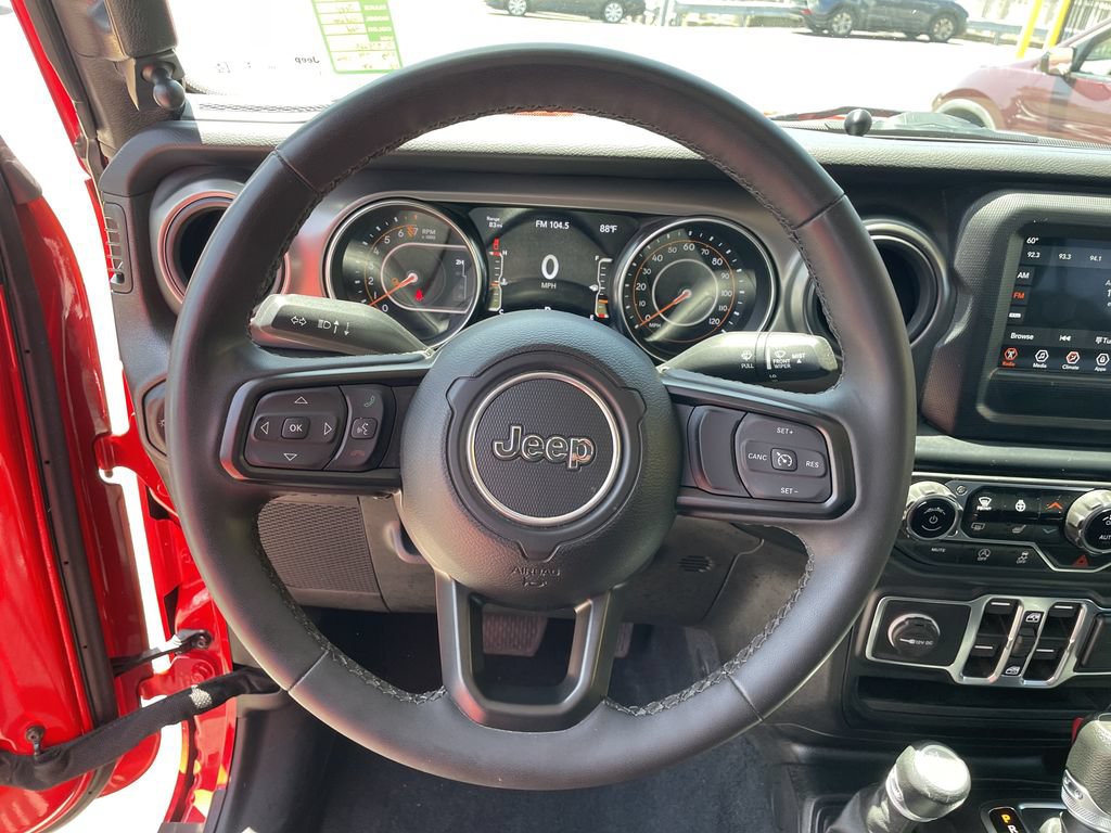 Used 2023 Jeep Gladiator Sport AWD/4WD image 16