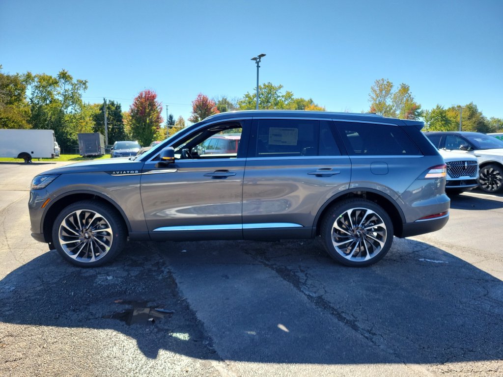 New 2027 Lincoln Aviator Reserve AWD/4WD image 7