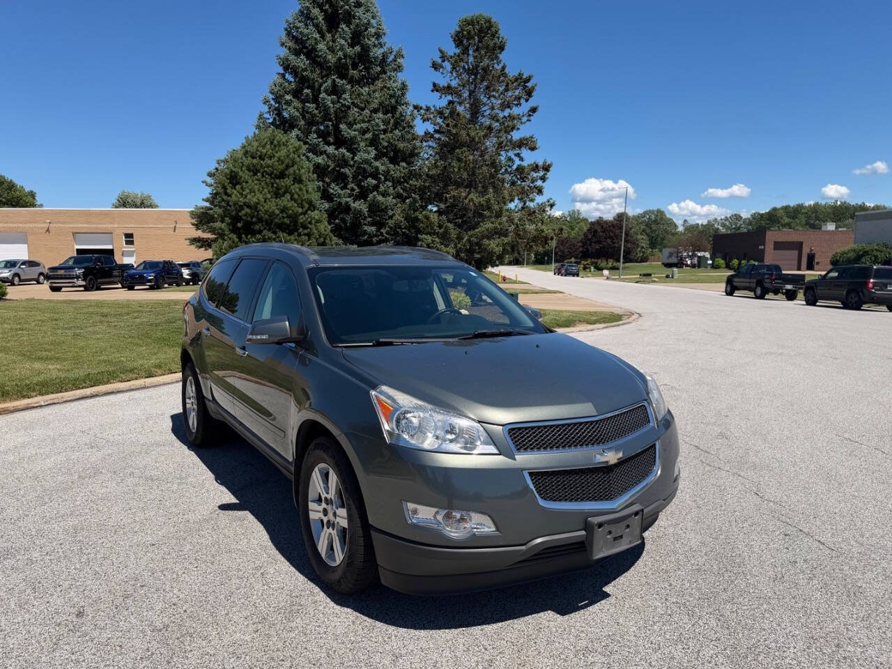 Used 2011 Chevrolet Traverse LT FWD image 7