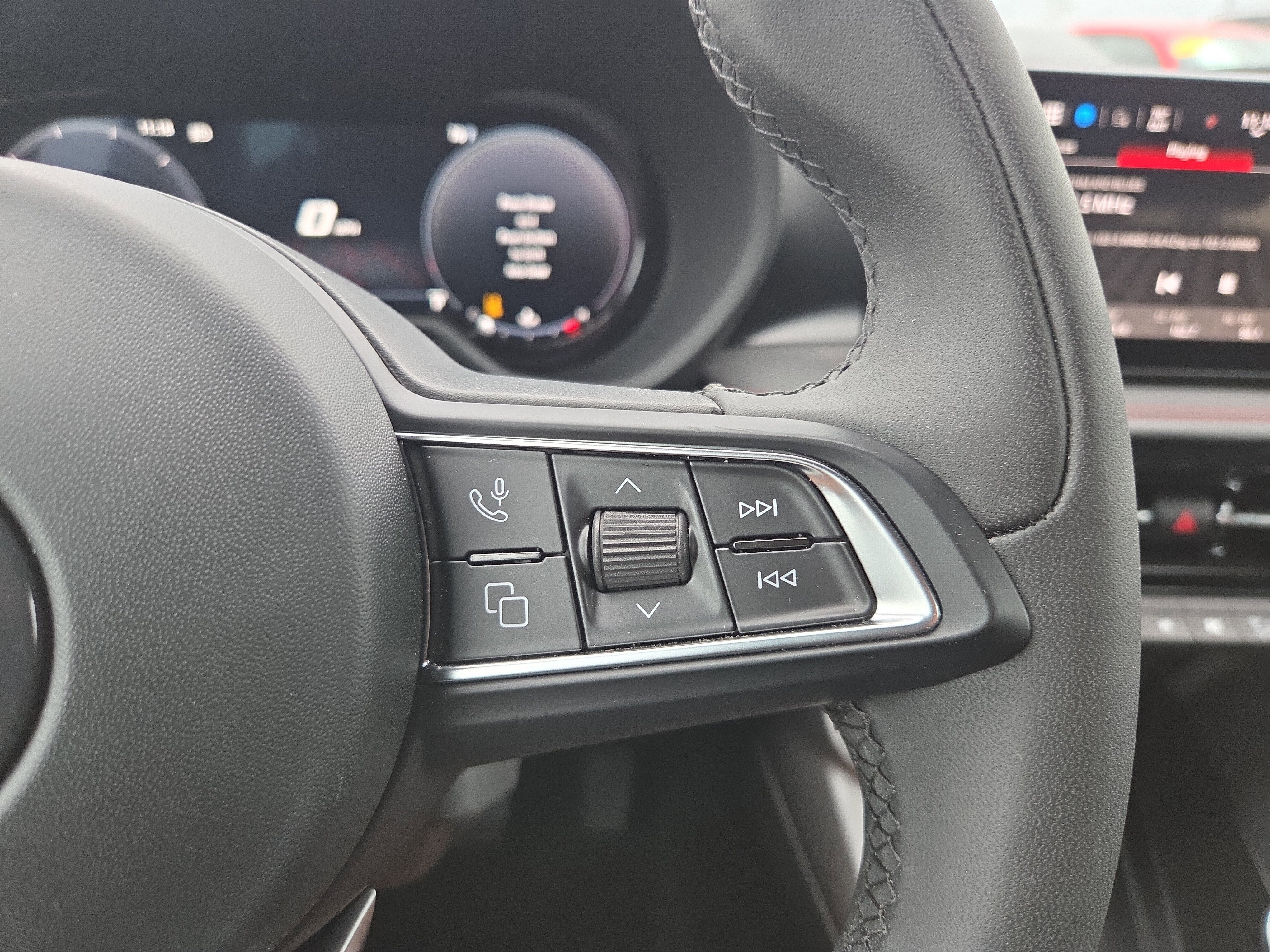 Used 2025 Dodge Hornet GT image 12