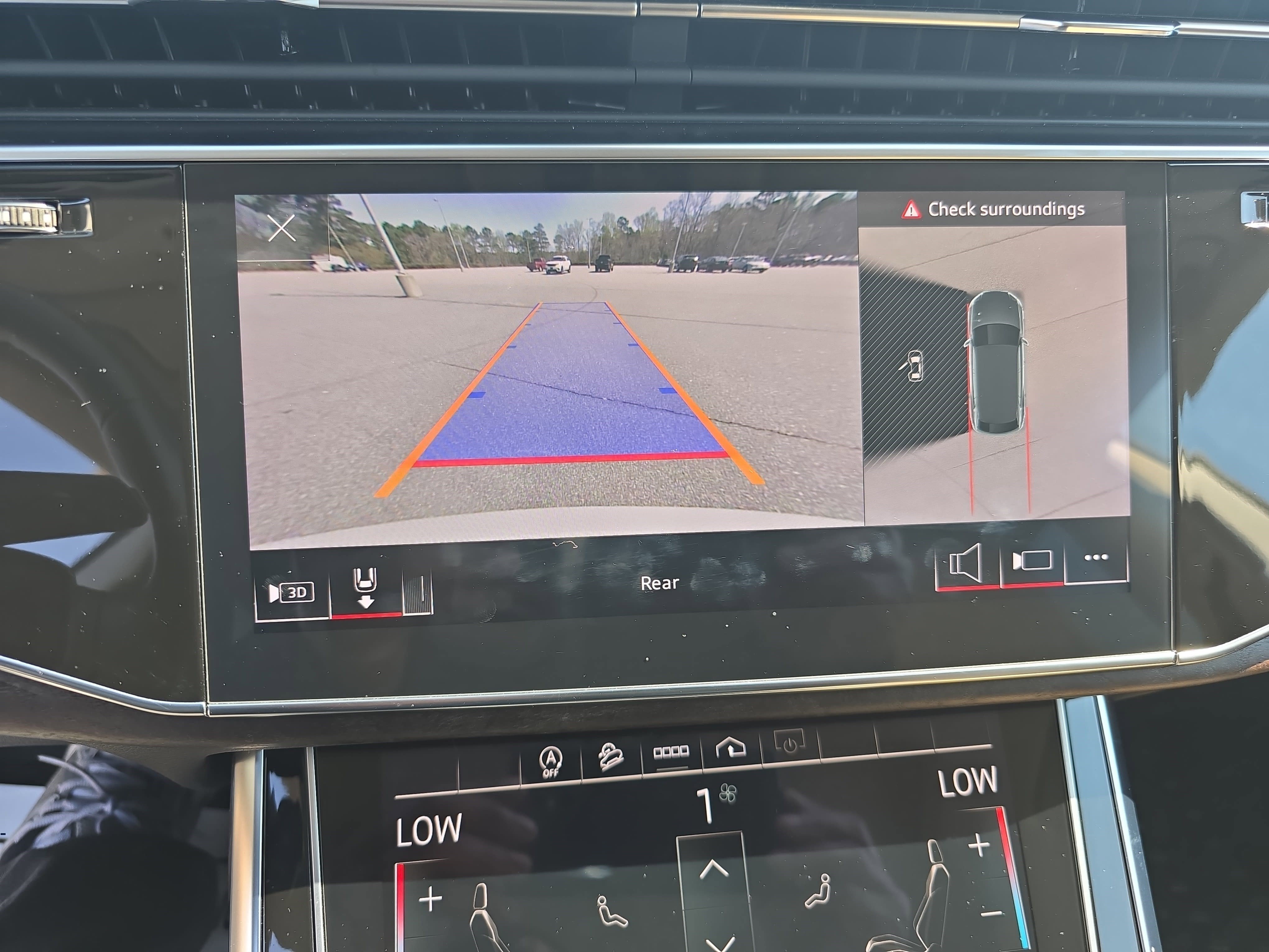 Used 2023 Audi Q8 Premium image 23