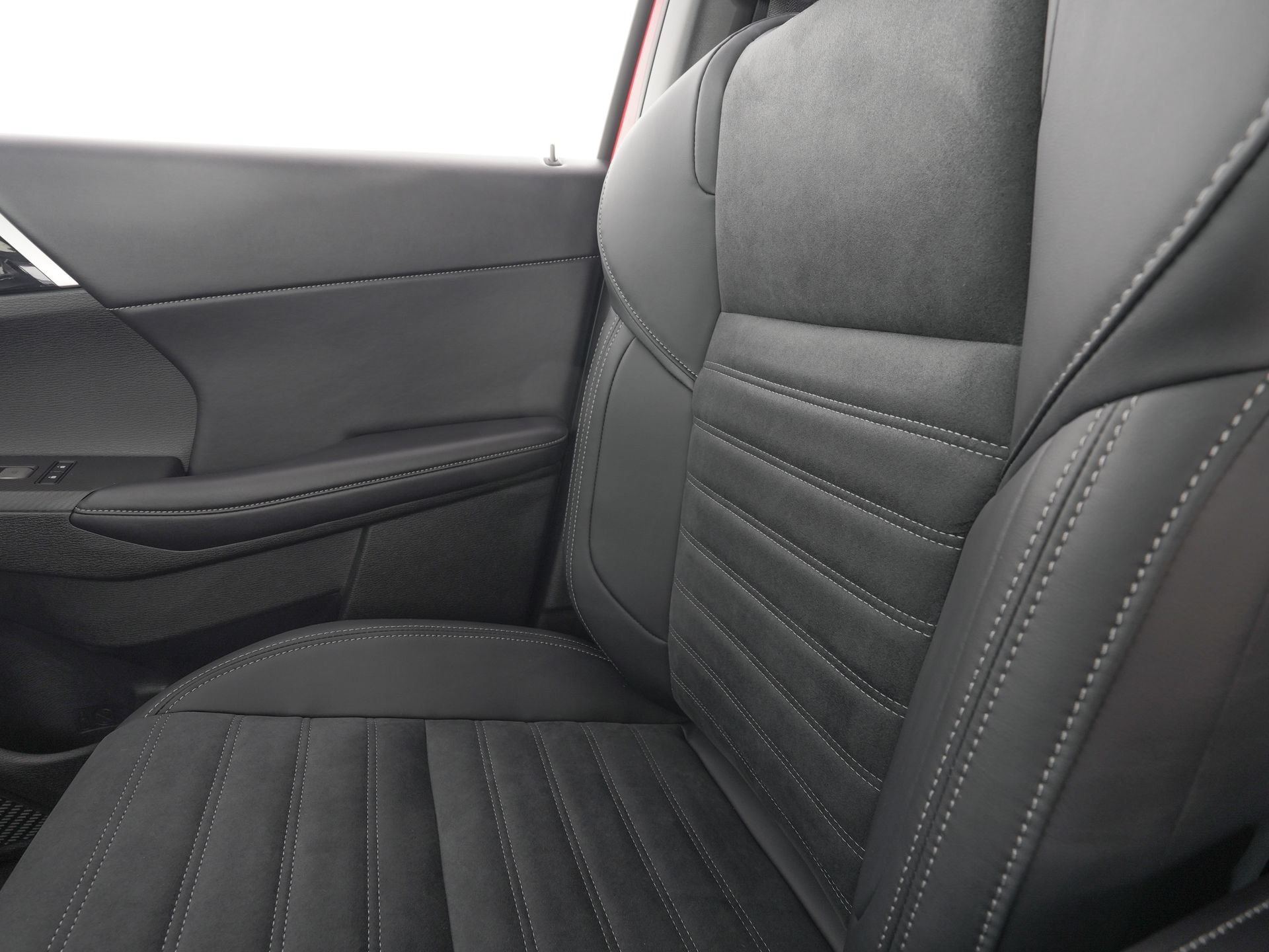 New 2026 Mitsubishi Outlander LE AWD/4WD image 14