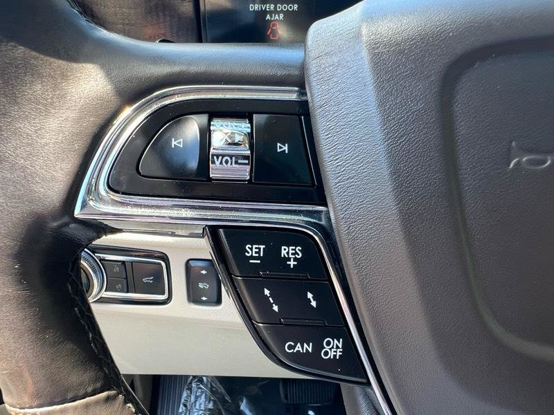 Used 2018 Lincoln Navigator L Reserve w/ Technology Package AWD/4WD image 25