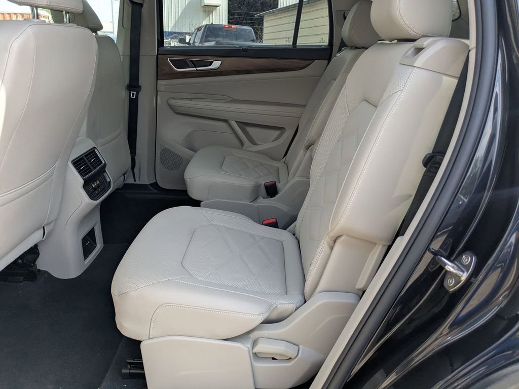 Used 2025 Volkswagen Atlas SE image 25