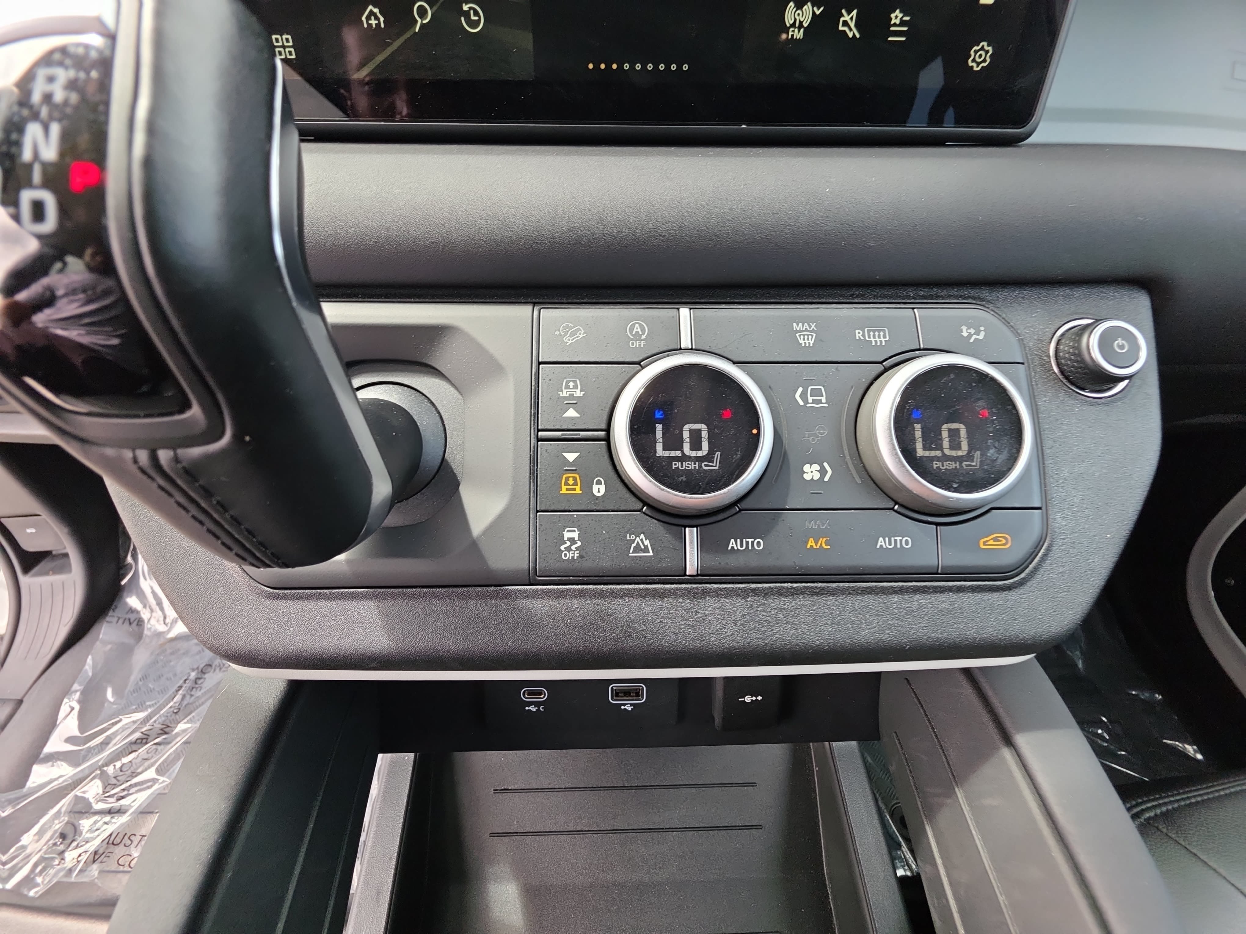 Used 2024 Land Rover Defender 110 S AWD/4WD image 20