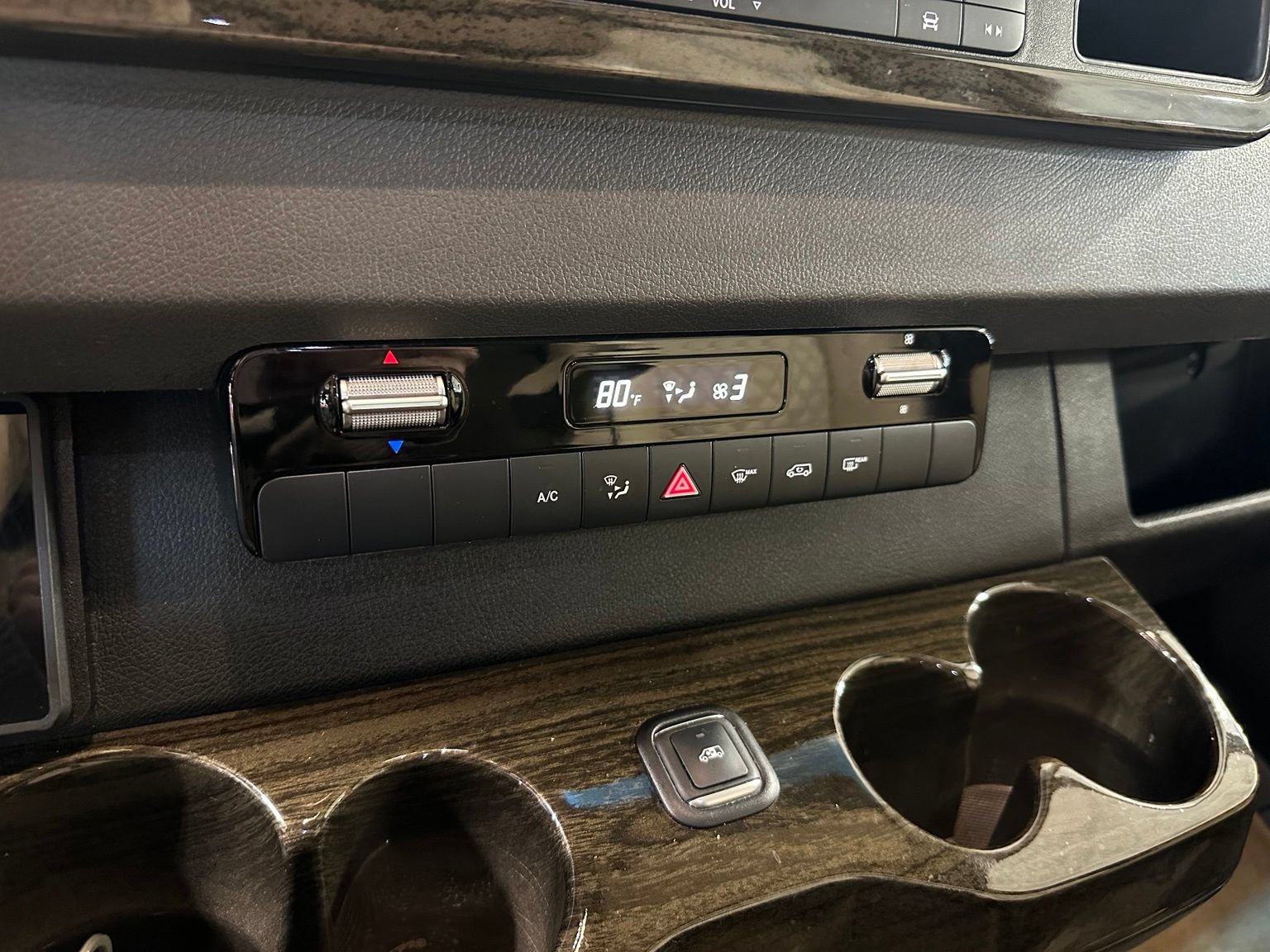 Used 2022 Mercedes-Benz Sprinter 3500 w/ Parking Package image 57