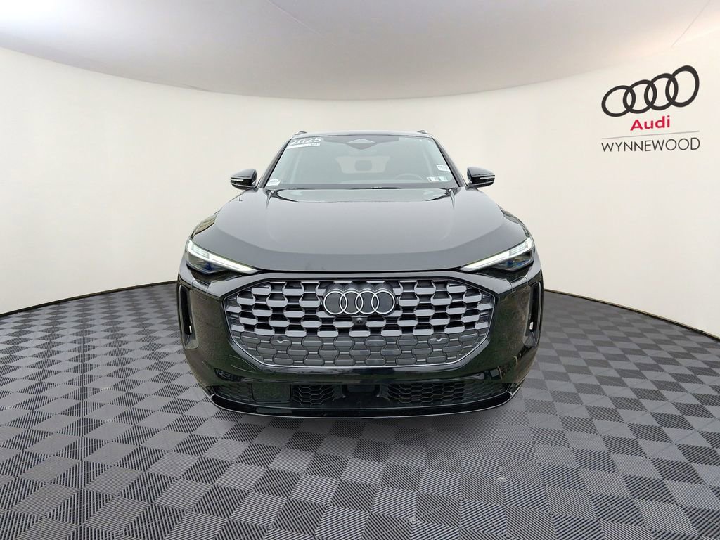 Used 2025 Audi Q5 Premium Plus w/ Premium Plus image 2