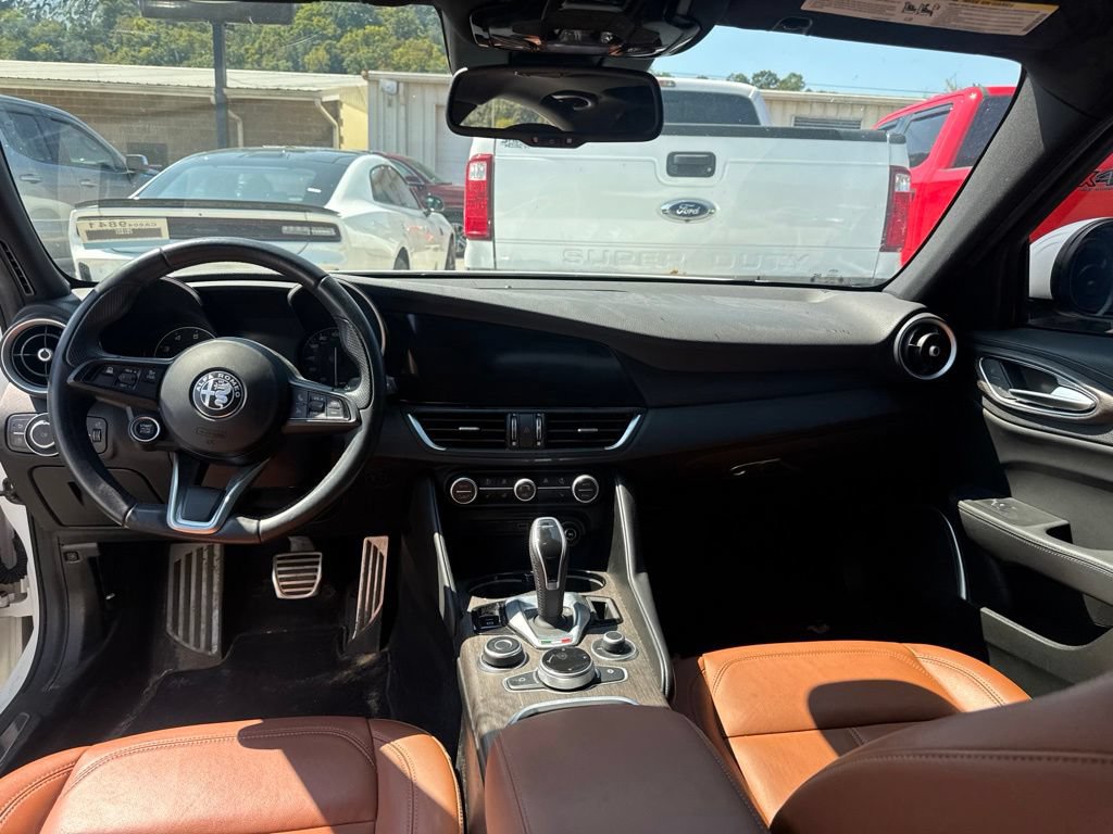 Used 2022 Alfa Romeo Giulia Ti AWD/4WD image 18