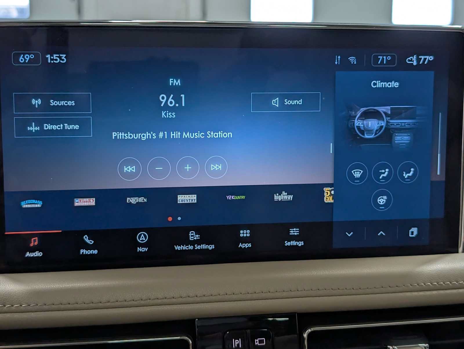 Certified 2022 Lincoln Nautilus Reserve w/ Class II Trailer Tow Package AWD/4WD image 25