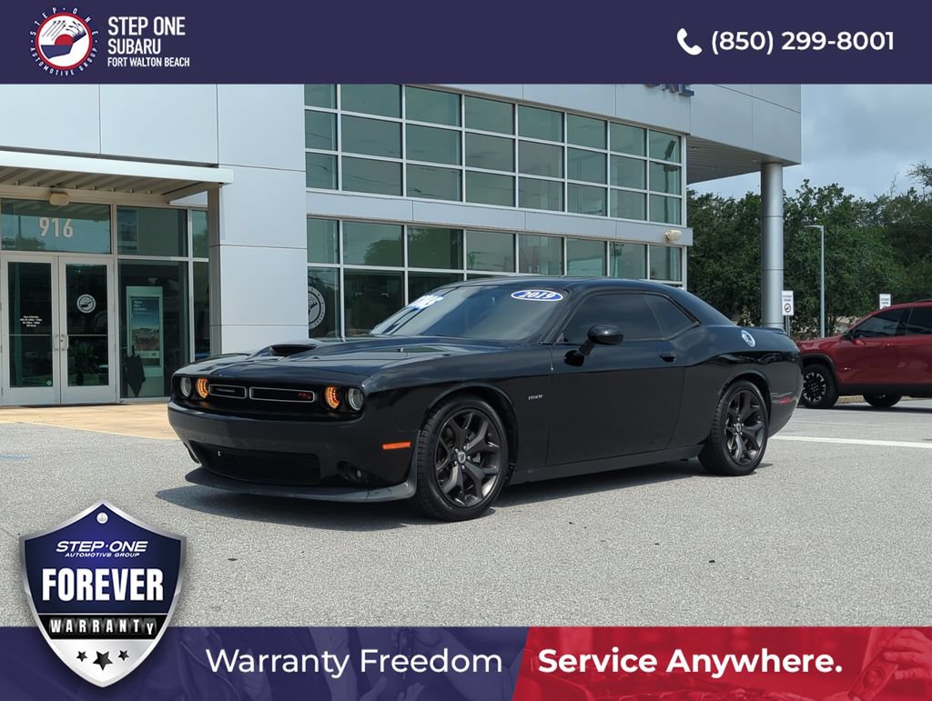 Used 2019 Dodge Challenger R/T RWD image 1