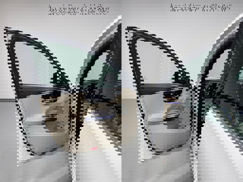 Used 2022 Mercedes-Benz C 300 C 300 image 17