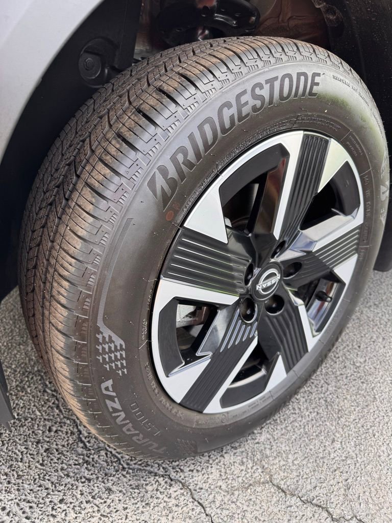 Used 2025 Nissan Kicks SR image 27