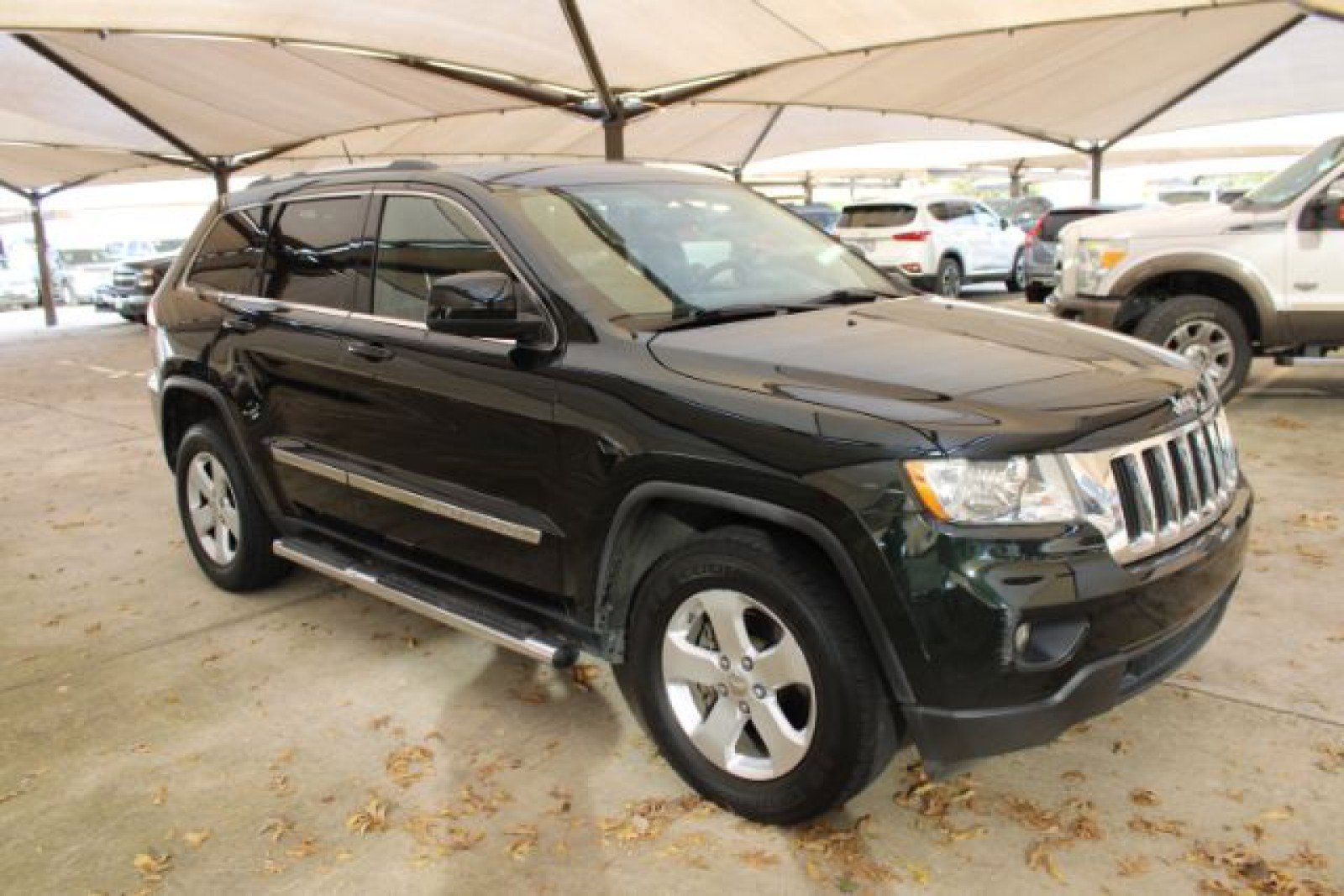 Used 2012 Jeep Grand Cherokee Laredo image 1