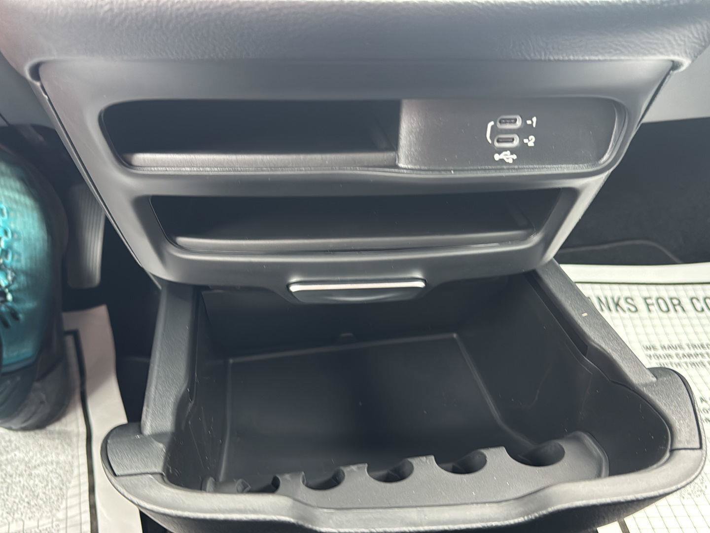New 2027 Chrysler Pacifica Select FWD image 18