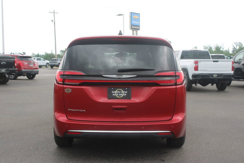 Used 2025 Chrysler Pacifica Select FWD image 8