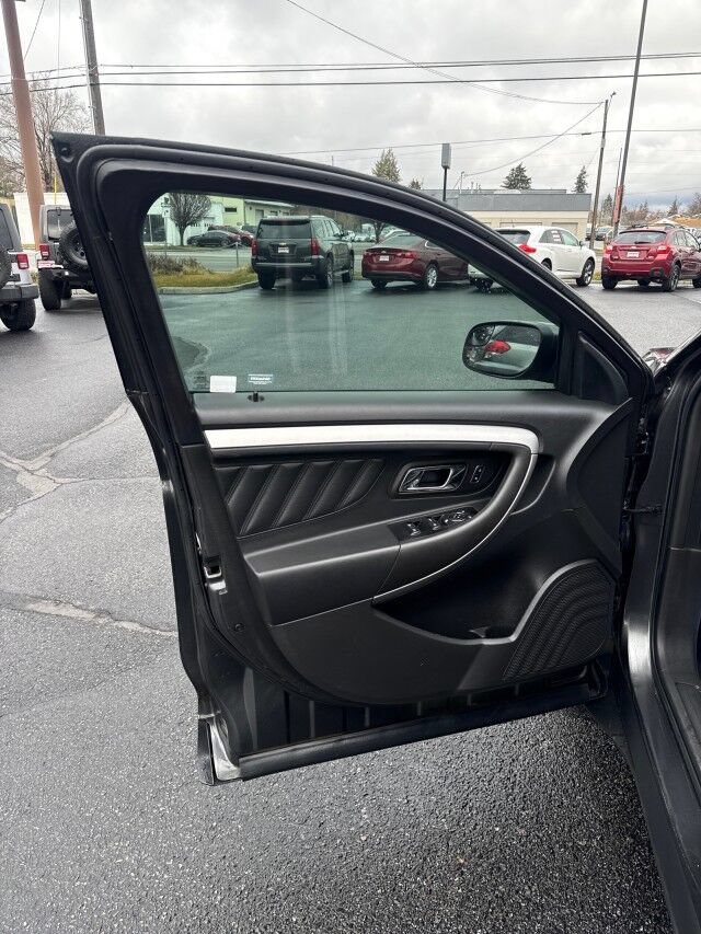 Used 2016 Ford Taurus SEL w/ Equipment Group 201A FWD image 9