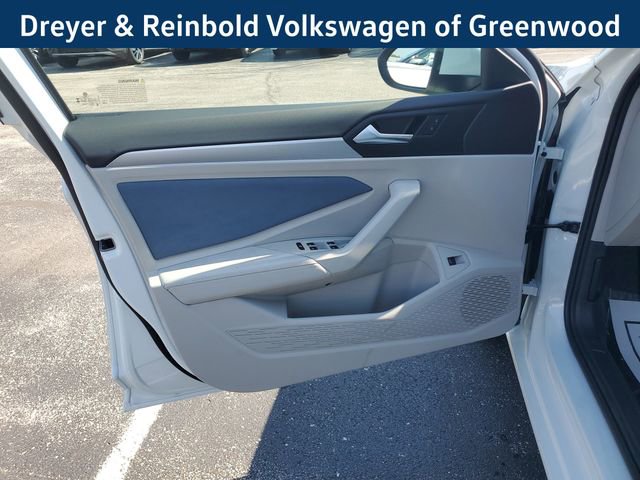 New 2025 Volkswagen Jetta SE image 17